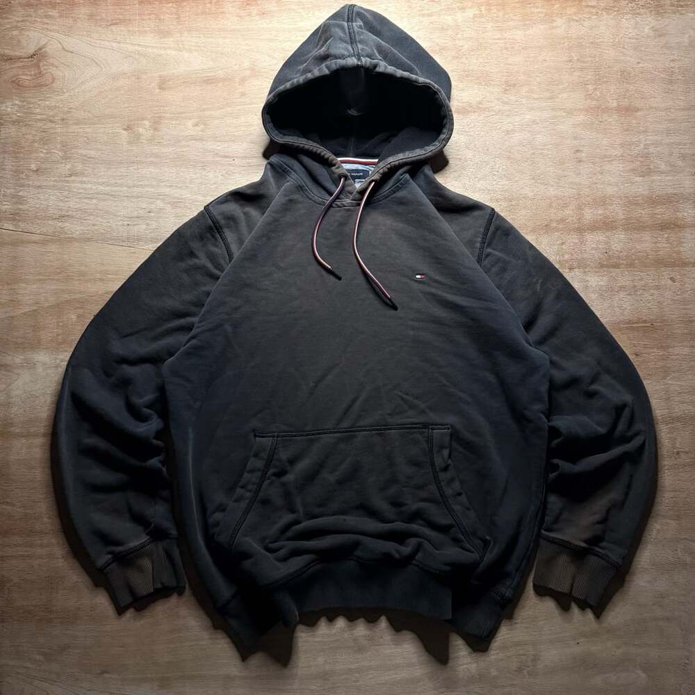 Tommy Hilfiger Men’s Large Faded Black Hoodie Y2K Style Grunge Distressed